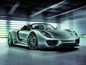 Тестирование в Бахрейне мощных автомобилей Porsche
