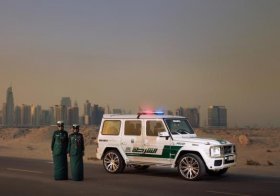 Полиция ОАЭ получила новый автомобиль Brabus 700 Widestar