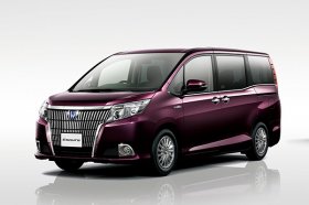 Заявки на Toyota Esquire превысили план в пять с половиной раз Заявки на Toyota Esquire превысили план в пять с половиной раз
