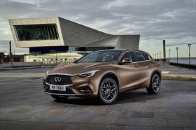  Infiniti    Q30