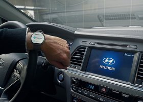 Hyundai соединили работу автомобиля с умными часами Hyundai соединили работу автомобиля с умными часами