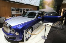    Bentley Mulsanne Grand Limousine