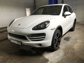   Porsche Cayenne ( )